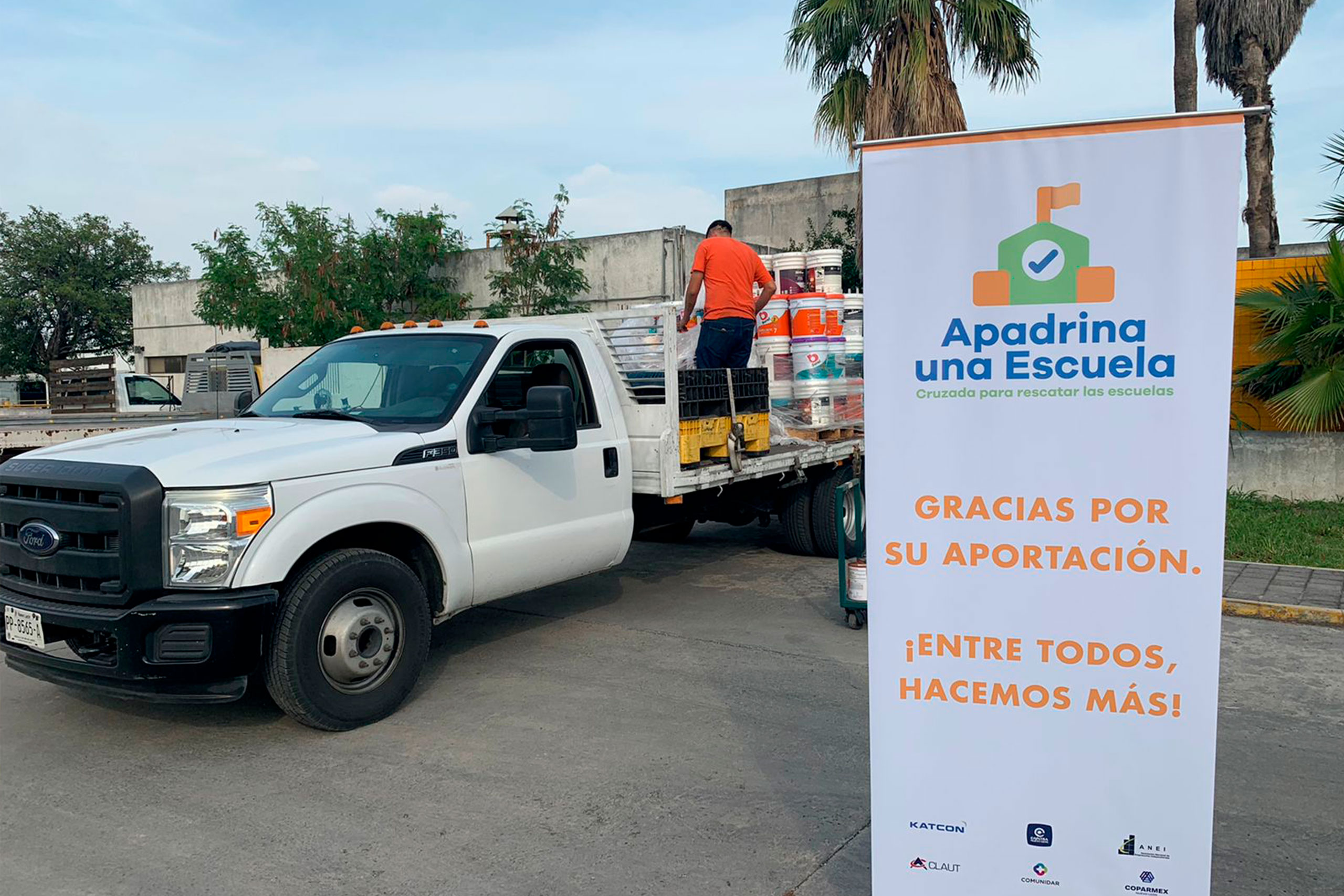 apadrina-una-escuela-01